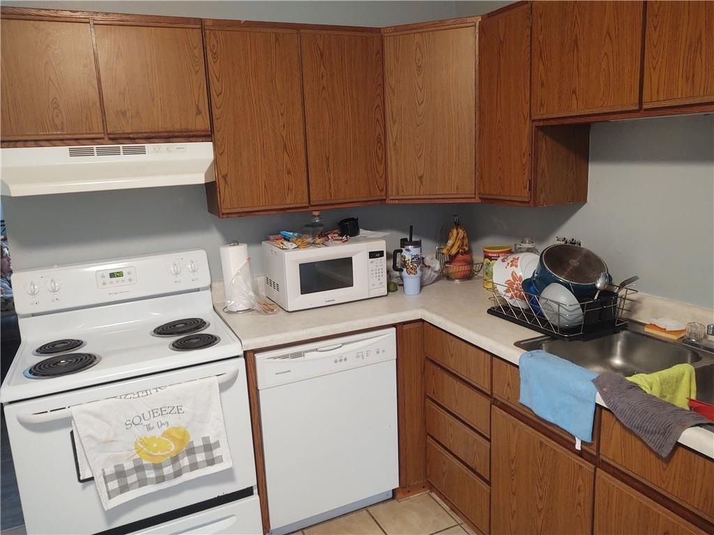 Photo 9 of 13 - 18834/18336 E Wigwam Place