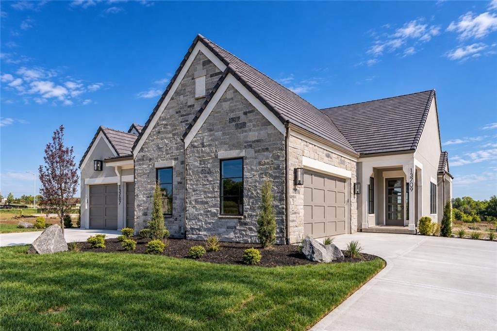 13709 Pembroke Lane, Leawood, KS