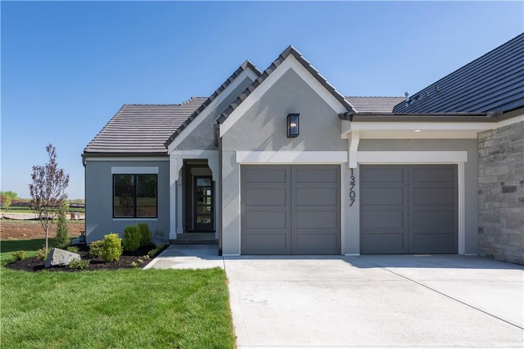 Photo 1 of 43 - 13707 Pembroke Lane