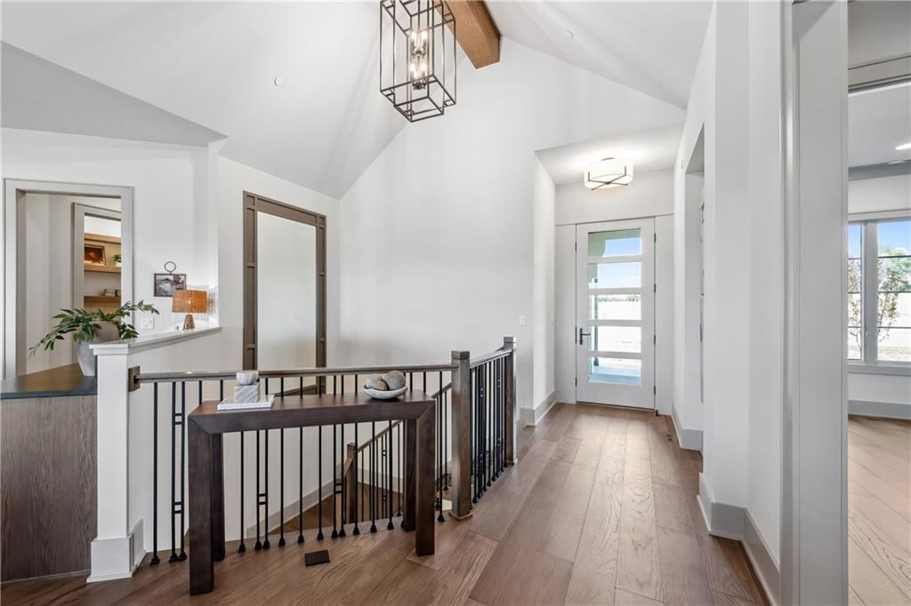 Photo 3 of 43 - 13707 Pembroke Lane