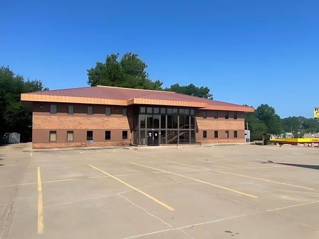 2700 N Belt Highway — photo 1