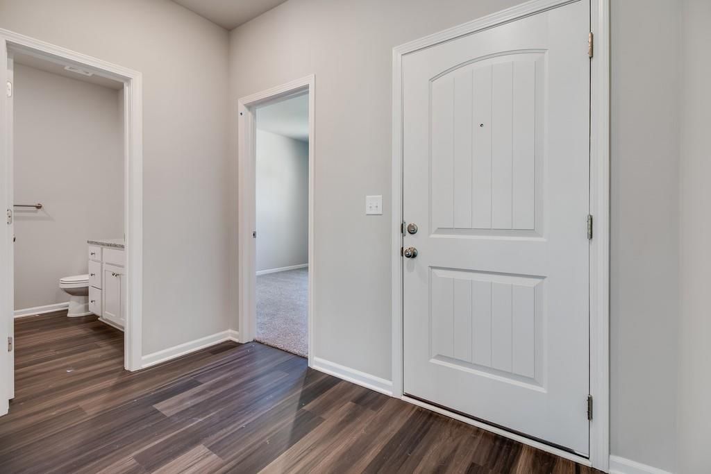 2207 Crestview Place — photo 3