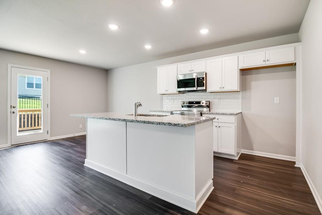 2207 Crestview Place — photo 8