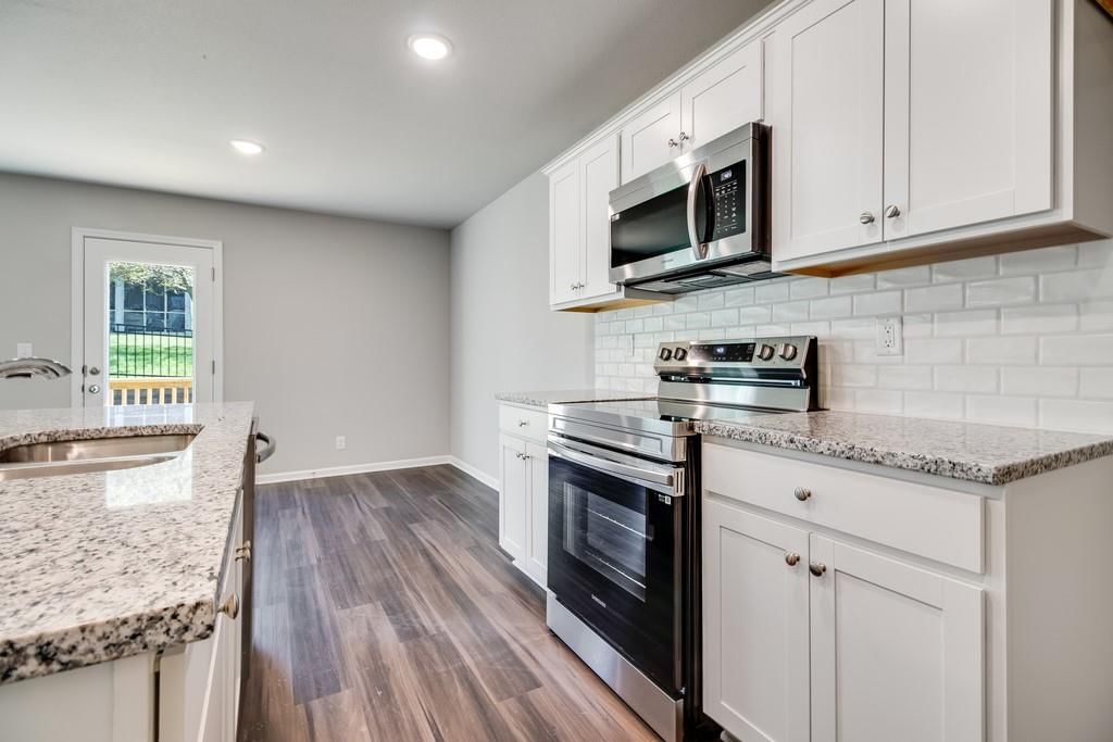 2207 Crestview Place — photo 9