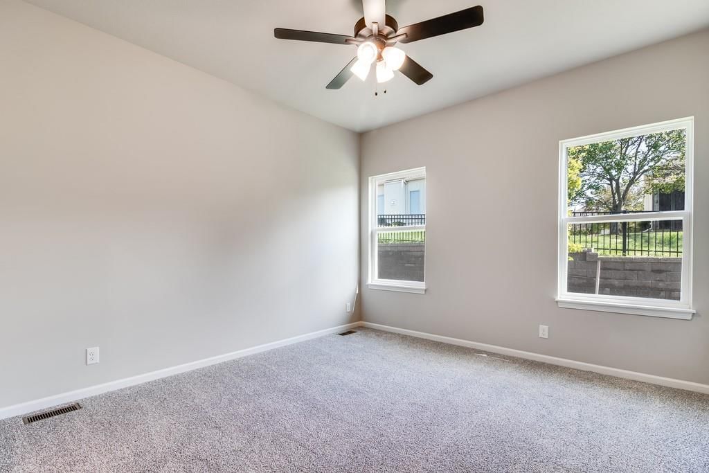 2207 Crestview Place — photo 13