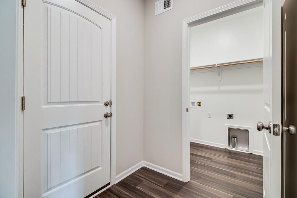 2207 Crestview Place — photo 21