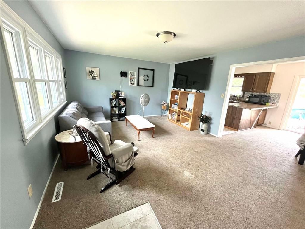 722 S Laura Street — photo 3