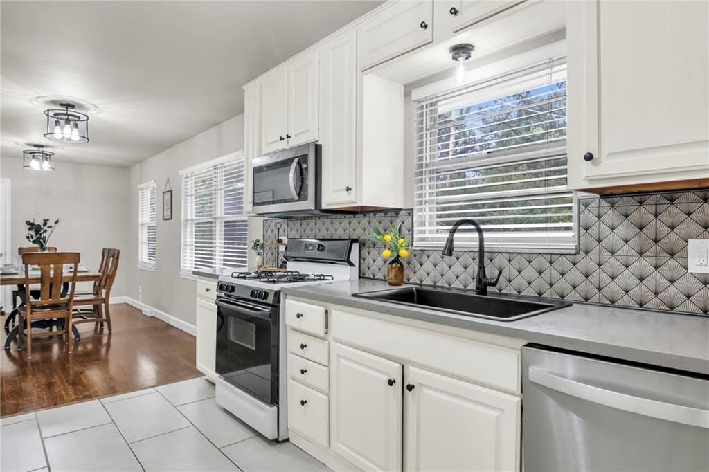 11303 Kensington Avenue — photo 11