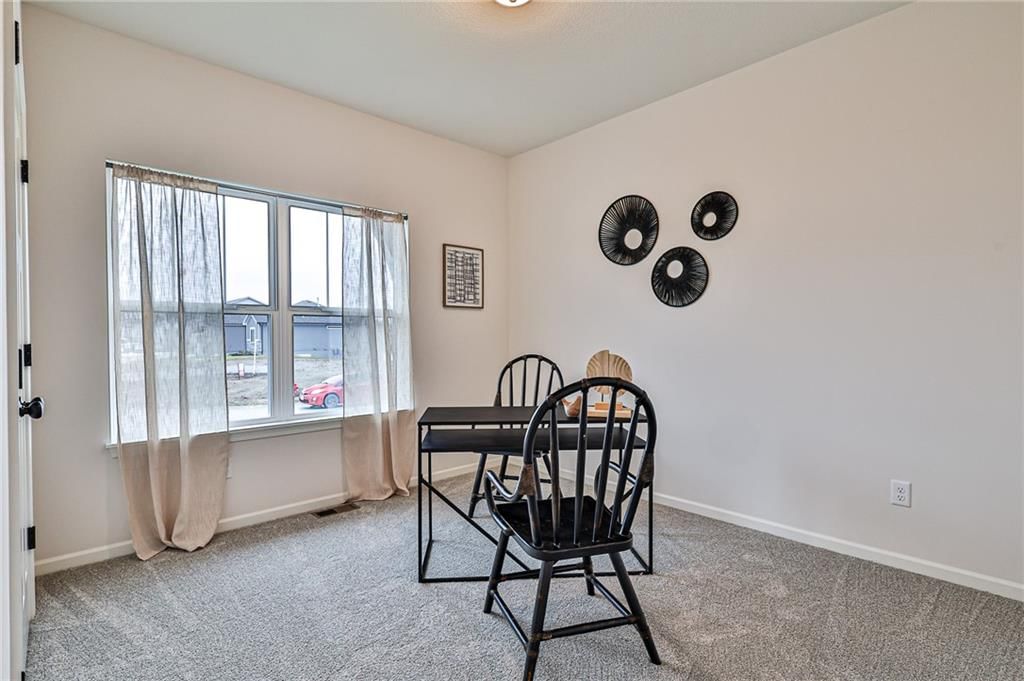913 NW Crestwood Drive — photo 5