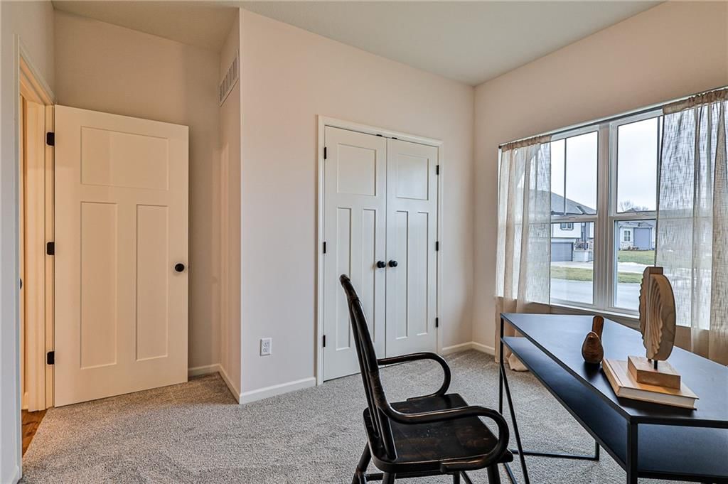 913 NW Crestwood Drive — photo 6