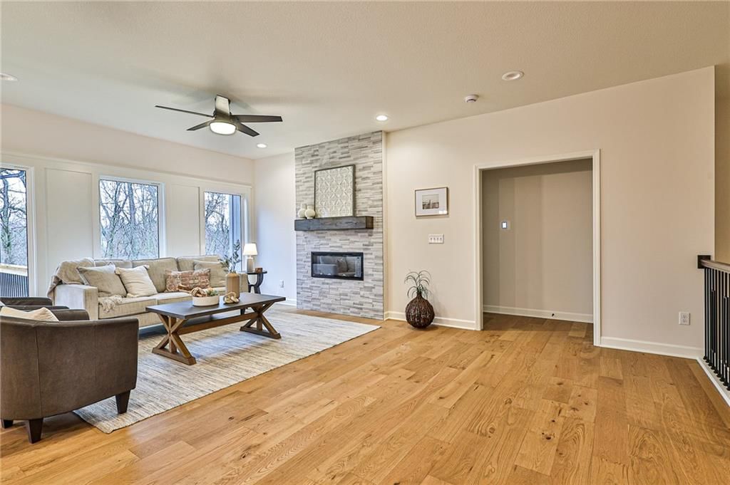 913 NW Crestwood Drive — photo 13
