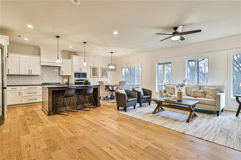 913 NW Crestwood Drive — photo 14