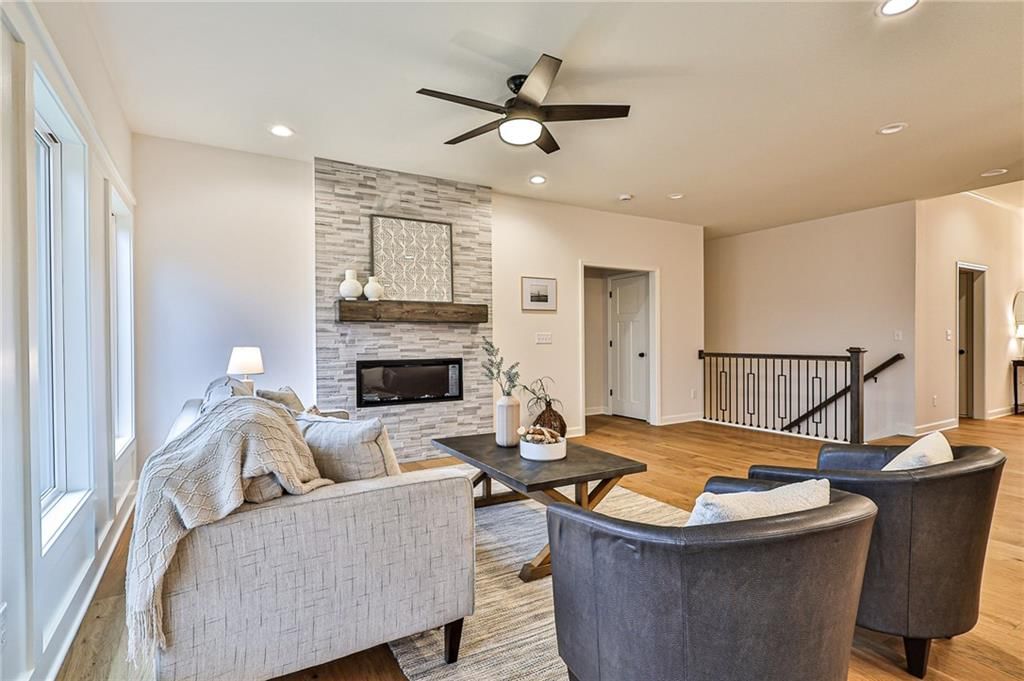 913 NW Crestwood Drive — photo 17