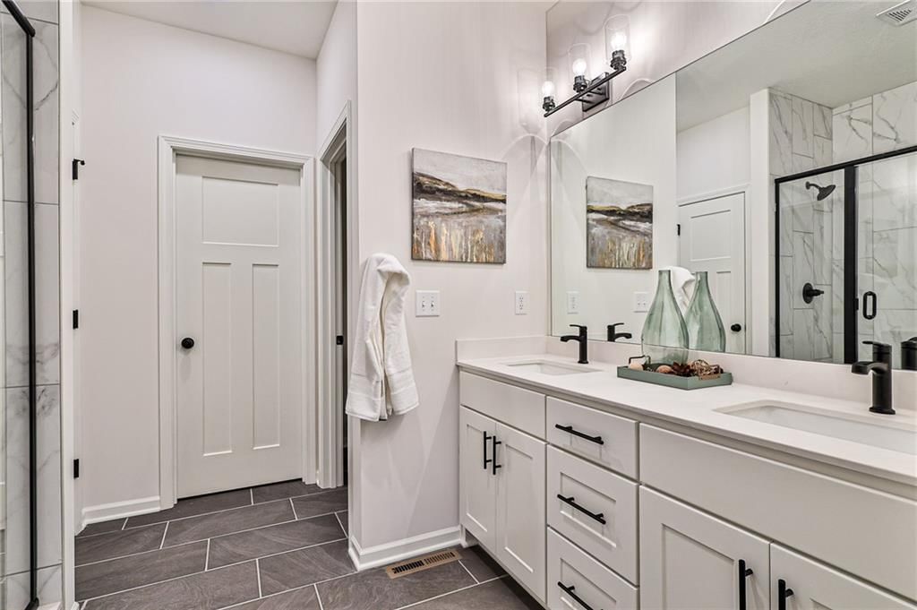 913 NW Crestwood Drive — photo 27