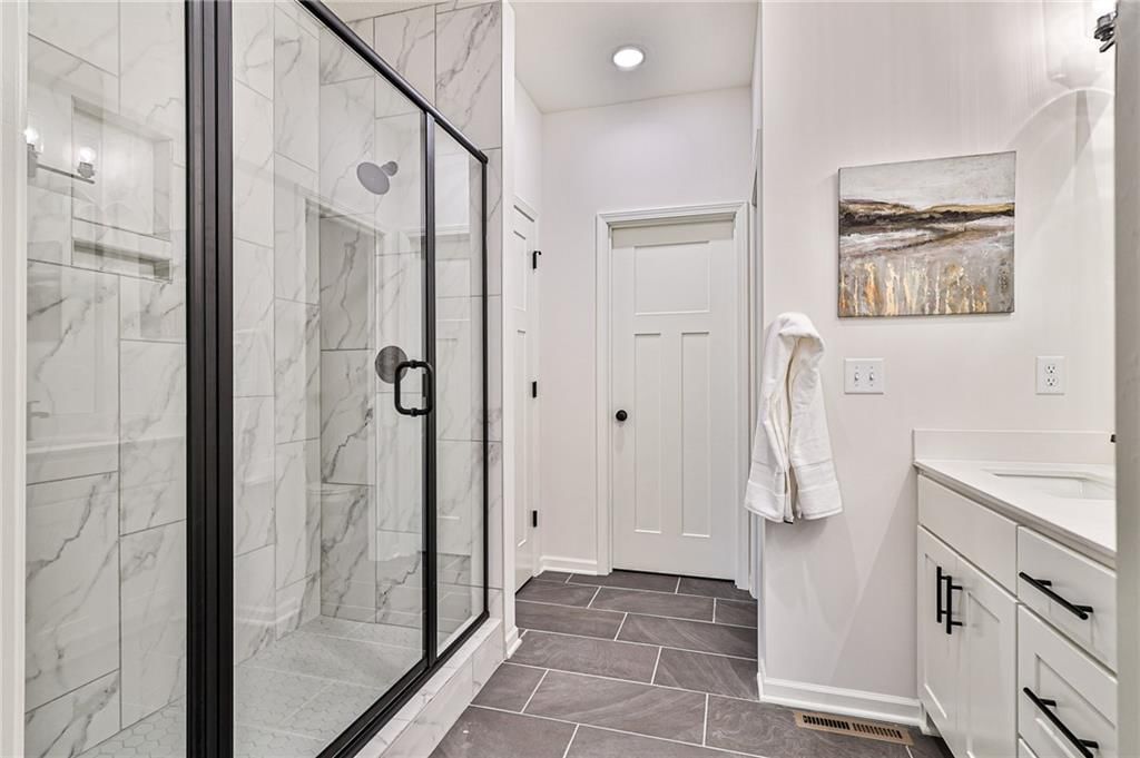 913 NW Crestwood Drive — photo 28