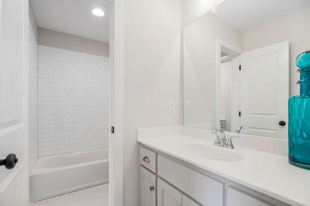 15517 W 168th Terrace — photo 38