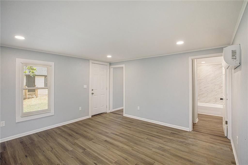 110 S Neconi Avenue — photo 5