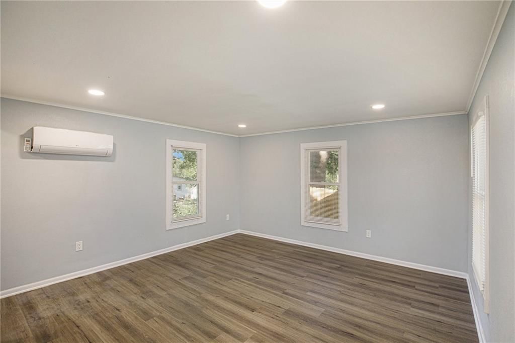110 S Neconi Avenue — photo 14