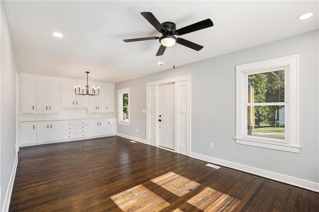 110 S Neconi Avenue — photo 17