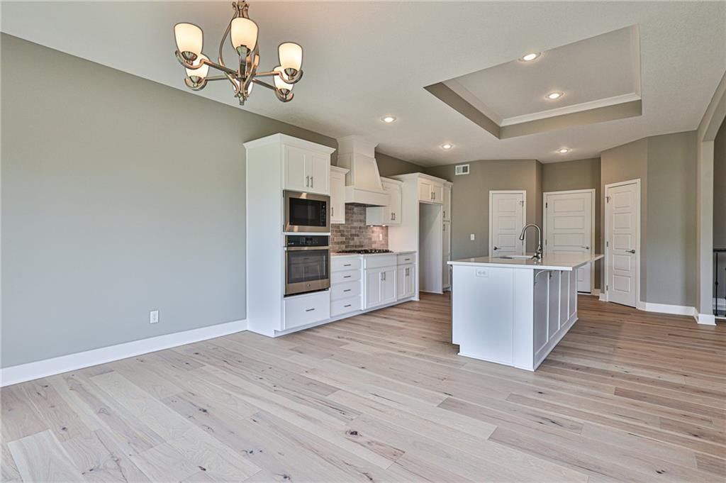 10135 N Winchester Avenue — photo 11