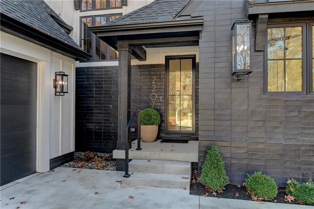 2207 W 71st Street — photo 2