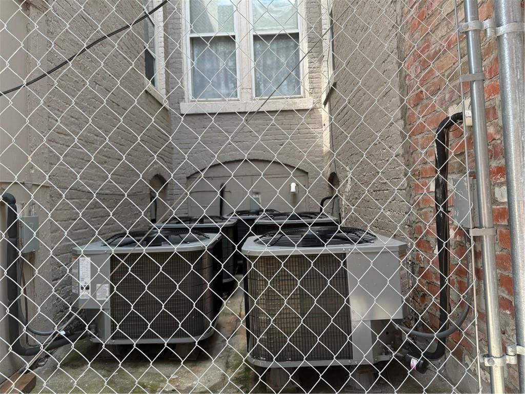 Photo 5 of 59 - 202 S 11th Street