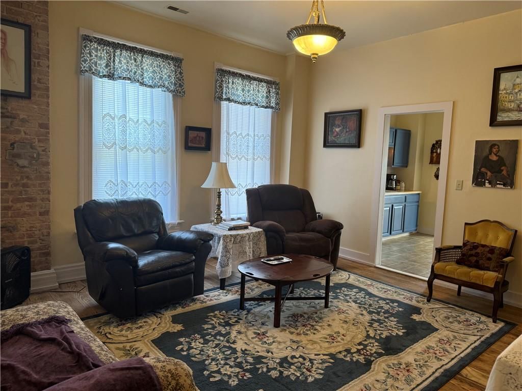 Photo 11 of 59 - 202 S 11th Street