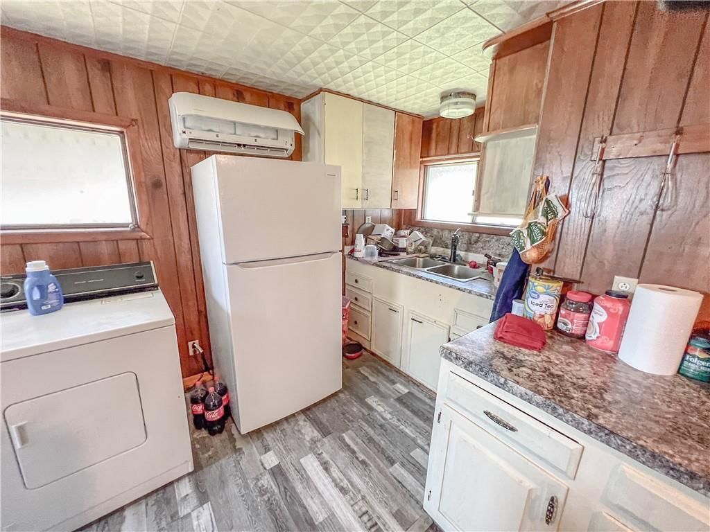 605 W 1st Street — photo 15