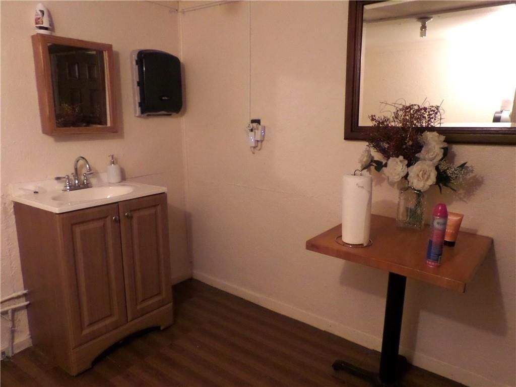 13424 PARKER Avenue — photo 32
