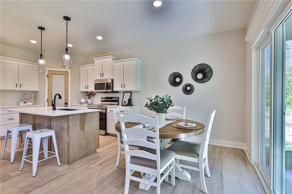 909 NW Crestwood Drive — photo 13