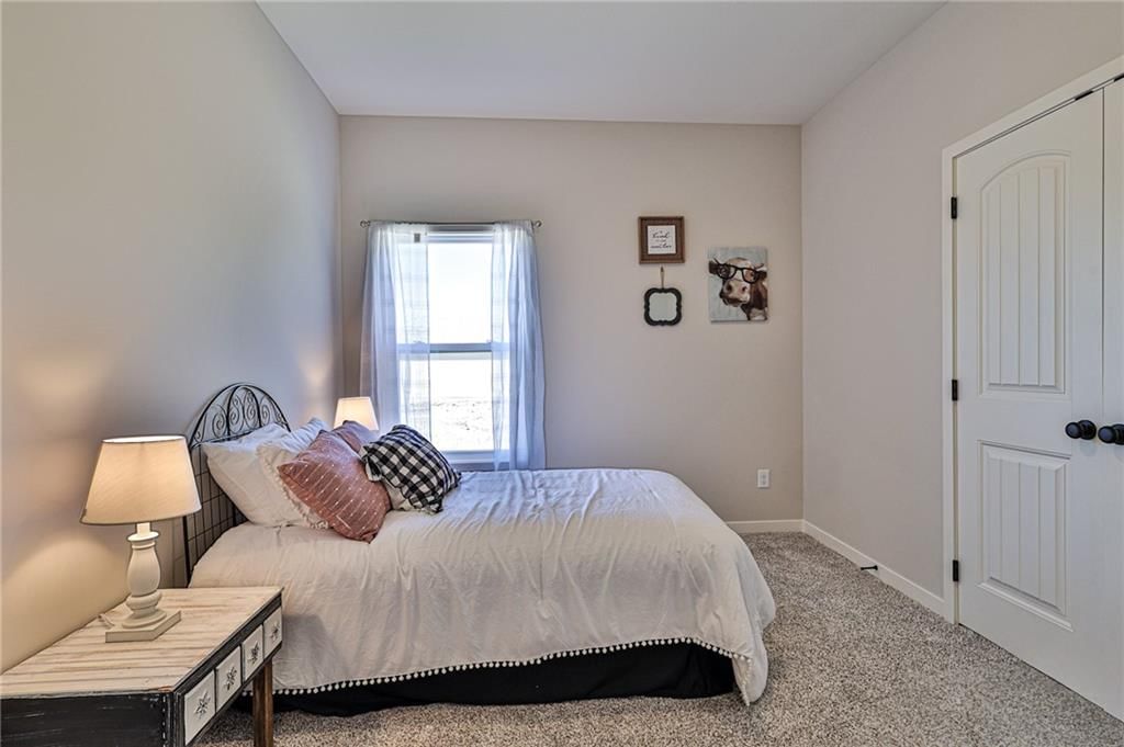 909 NW Crestwood Drive — photo 23