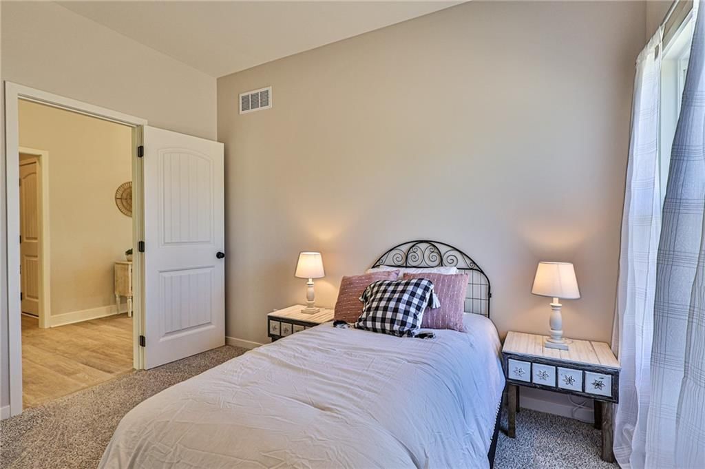 909 NW Crestwood Drive — photo 24