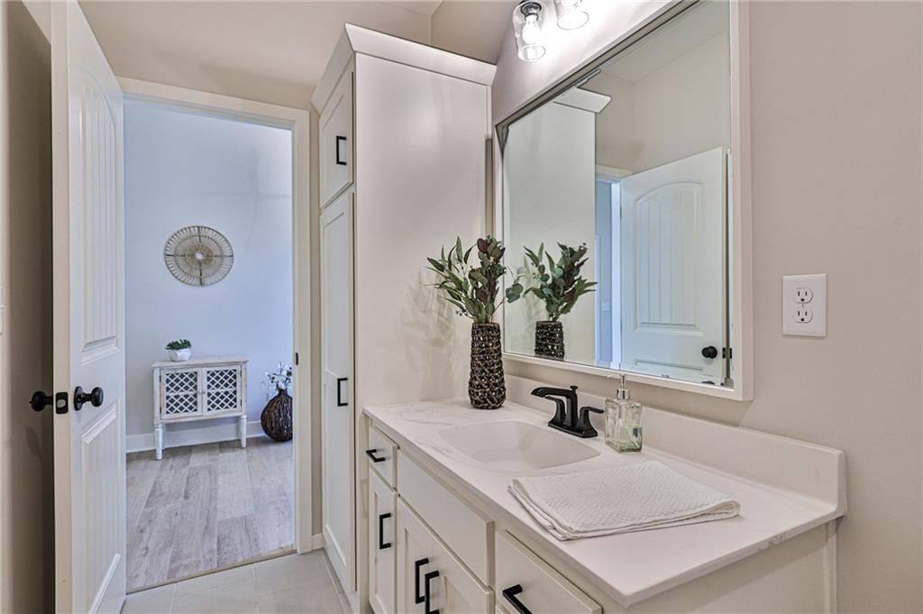 909 NW Crestwood Drive — photo 26