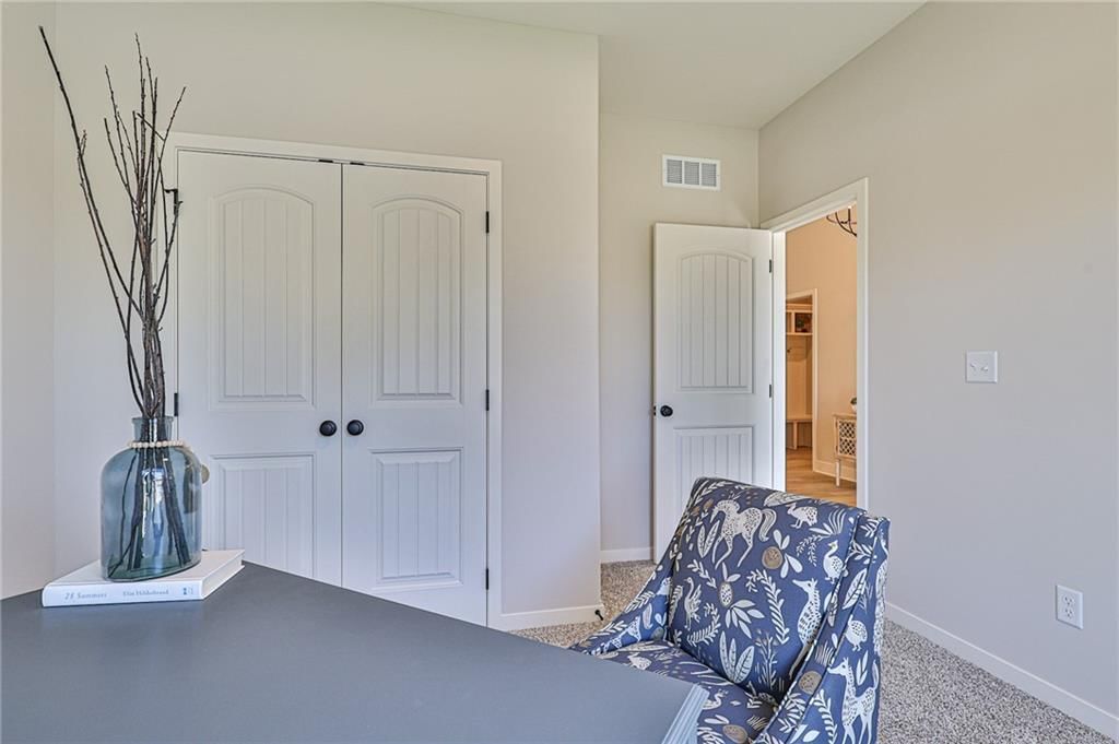 909 NW Crestwood Drive — photo 28