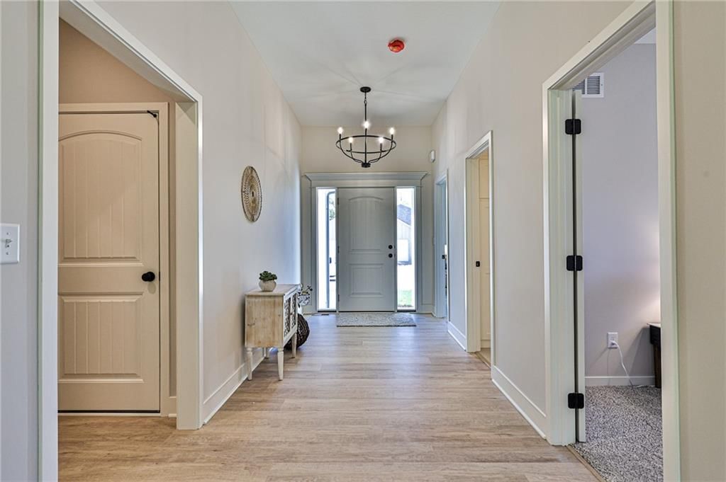 909 NW Crestwood Drive — photo 32