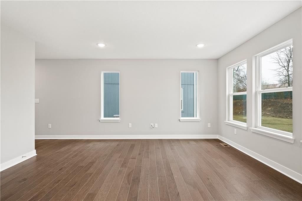 12606 S Burrows Street — photo 8