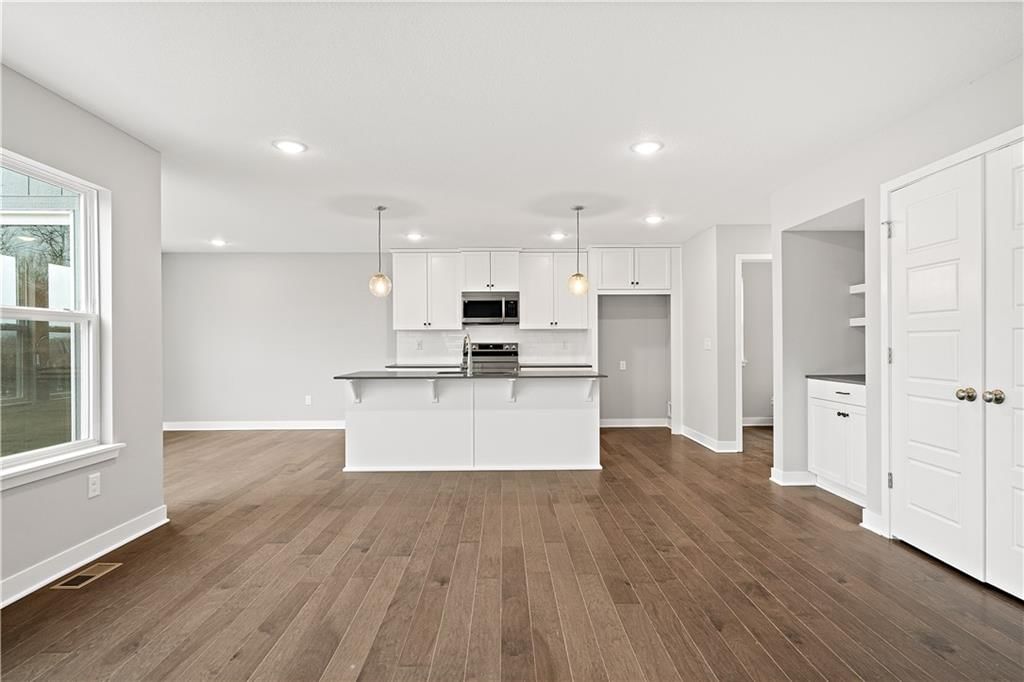 12606 S Burrows Street — photo 10