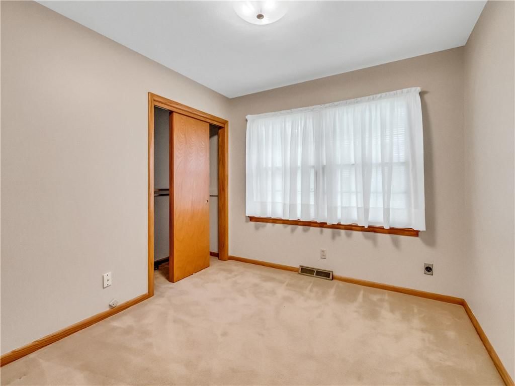 8000 Corona Avenue — photo 8