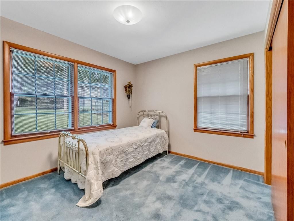 8000 Corona Avenue — photo 9