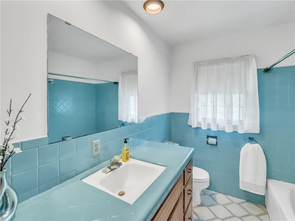 8000 Corona Avenue — photo 10