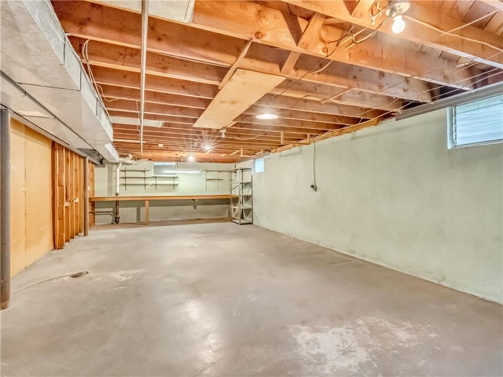 8000 Corona Avenue — photo 11