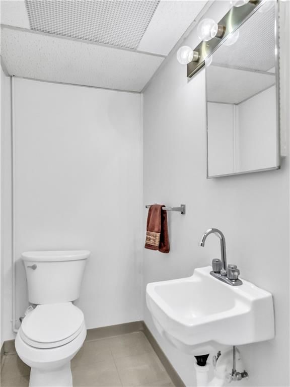 8000 Corona Avenue — photo 14