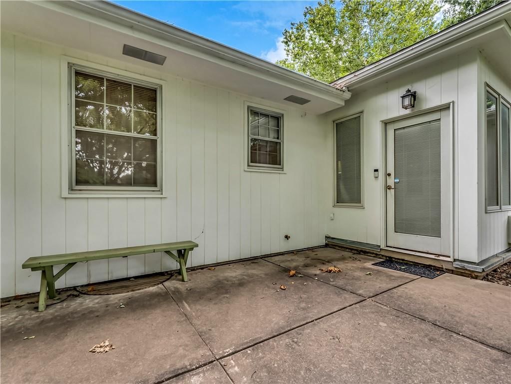 8000 Corona Avenue — photo 15