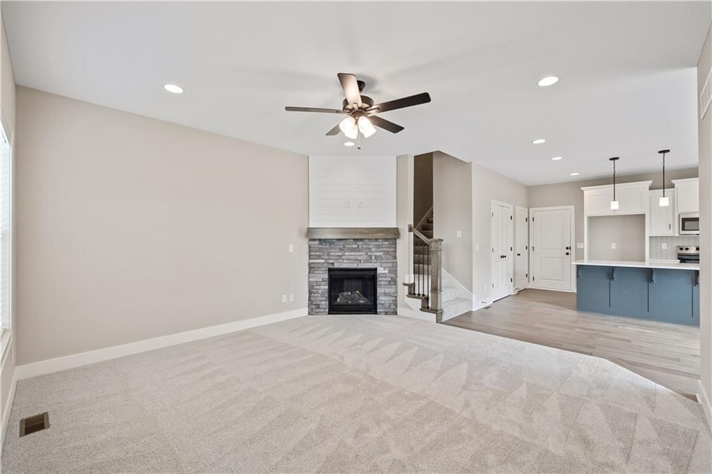 Photo 5 of 27 - 16993 W 164th Terrace