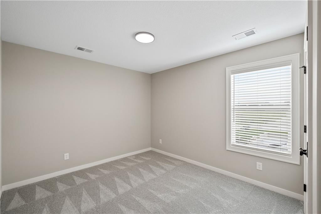 Photo 15 of 27 - 16993 W 164th Terrace