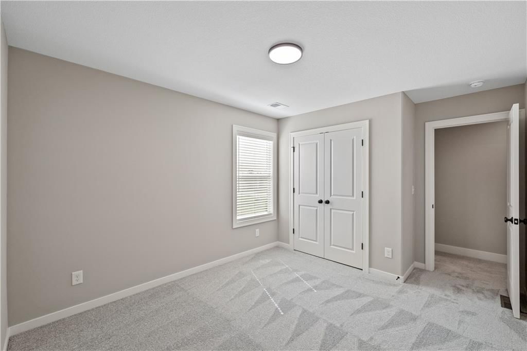 Photo 16 of 27 - 16993 W 164th Terrace