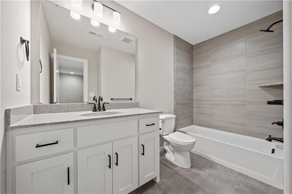 Photo 17 of 27 - 16993 W 164th Terrace