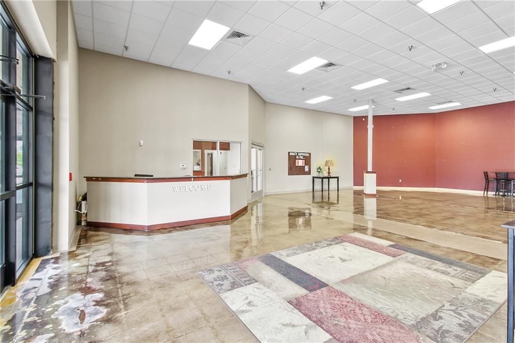 300 E Main Street — photo 3