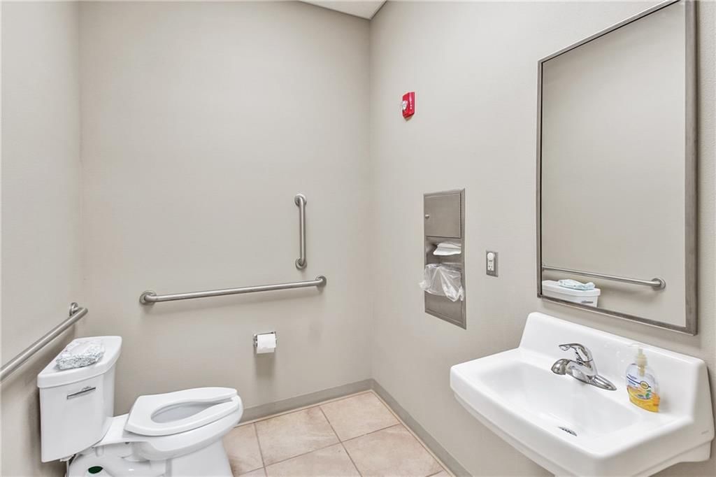 300 E Main Street — photo 9