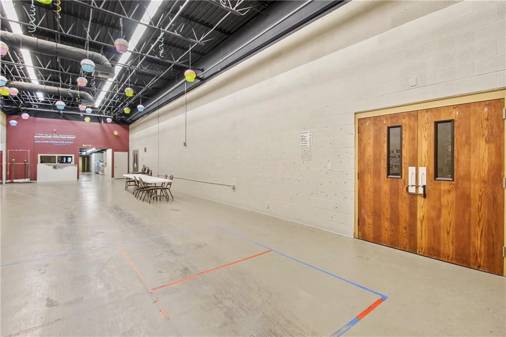 300 E Main Street — photo 21